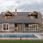 Havuz manzaralı çift katlı çelik villa – veranda ve modern dış cephe tasarımıyla görünüm. Çift katlı Çelik villa Çift Katlı Çelik Villa  250 m² 4+1 celik villa 1 150x150